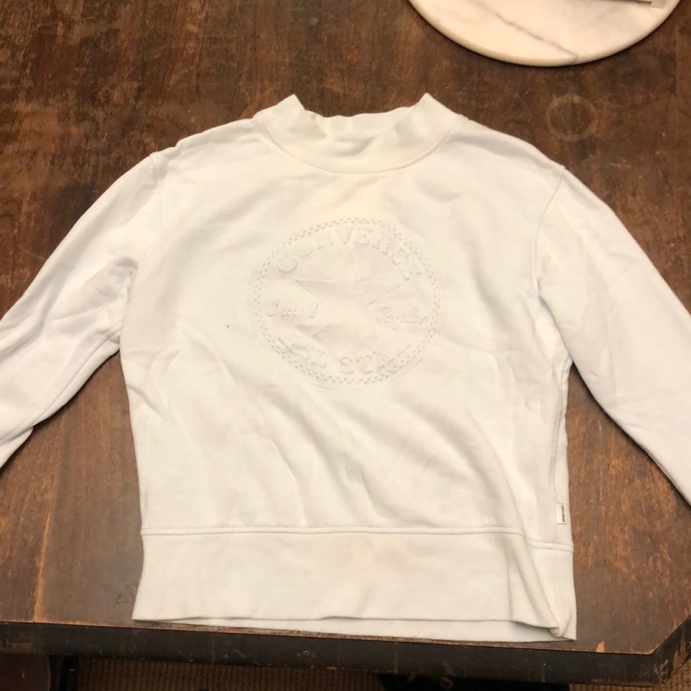 White converse sweatshirt